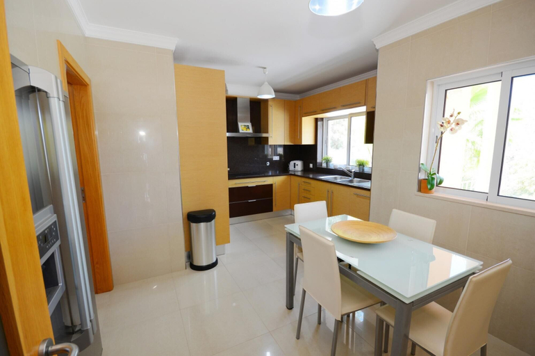 Others 4, Duma in Albufeira With 4 Bedrooms and 4 Bathrooms, Albufeira