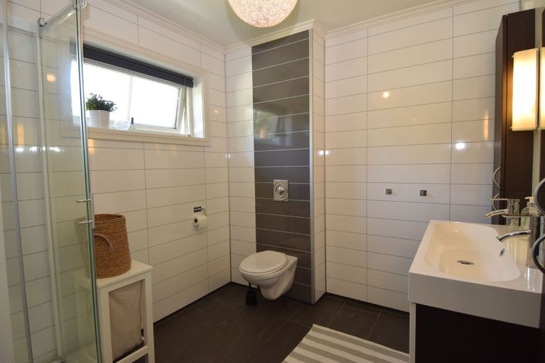 Bathroom 3, Solferie Large Villa, Kristiansand