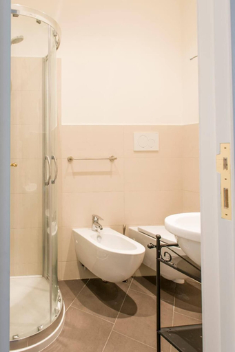 Bathroom 5, Flatinrome Termini 2, Rome