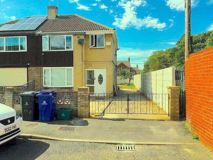 Exterior & Views, excessivEDemand, Doncaster