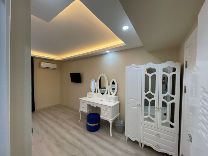 Others 3, Hotel Barbarosa, Fatih