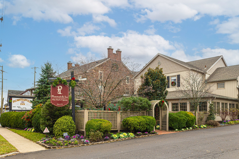 Exterior & Views