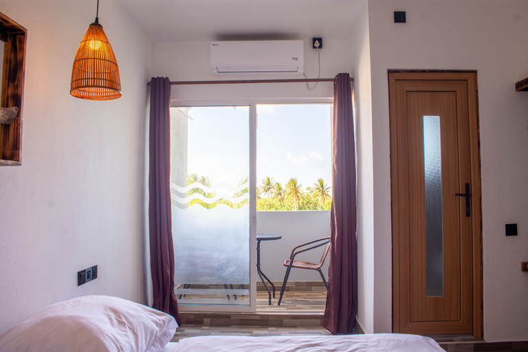 Bedroom 4, Dhiffushi Inn, Kaafu Atoll