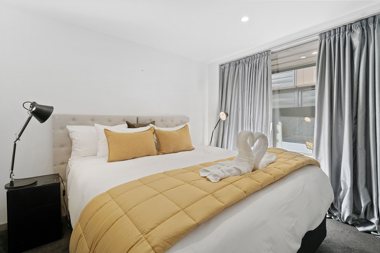 Bedroom 2, CENTRAL LOCATION - CONTEMPORARY 2 BEDROOM APTM, Queenstown-Lakes