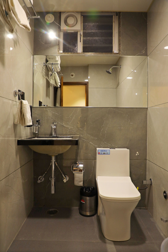 Bathroom 4, The Sky Imperial Hotel Sugam, Rajsamand