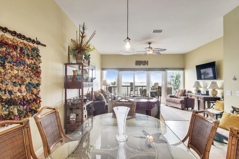 Food & Drinks, Seaside Pointe by Book That Condo, Bay
