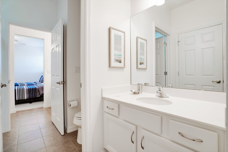 Bathroom 3, 2562rose, Polk