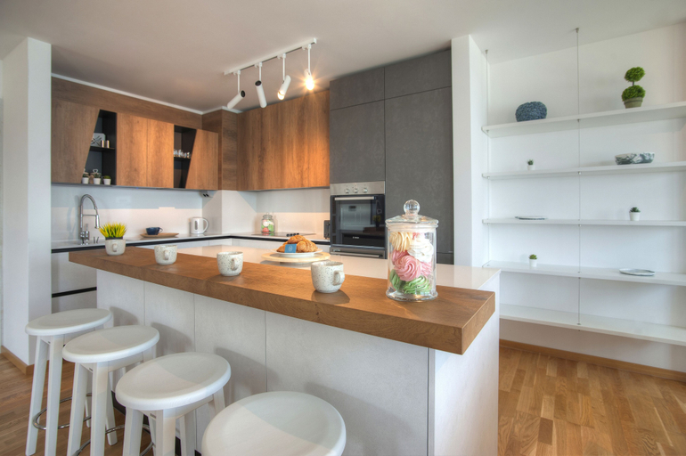 Others 4, Fontana SFR