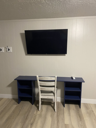 Others 5, CB&M Executive Suites, Duchesne