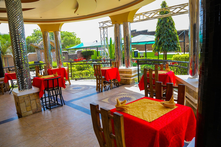 Food & Drinks 5, Kamwe Kamwe Hotel & Spa, Busongora