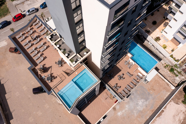 Exterior & Views 2, N Hotel