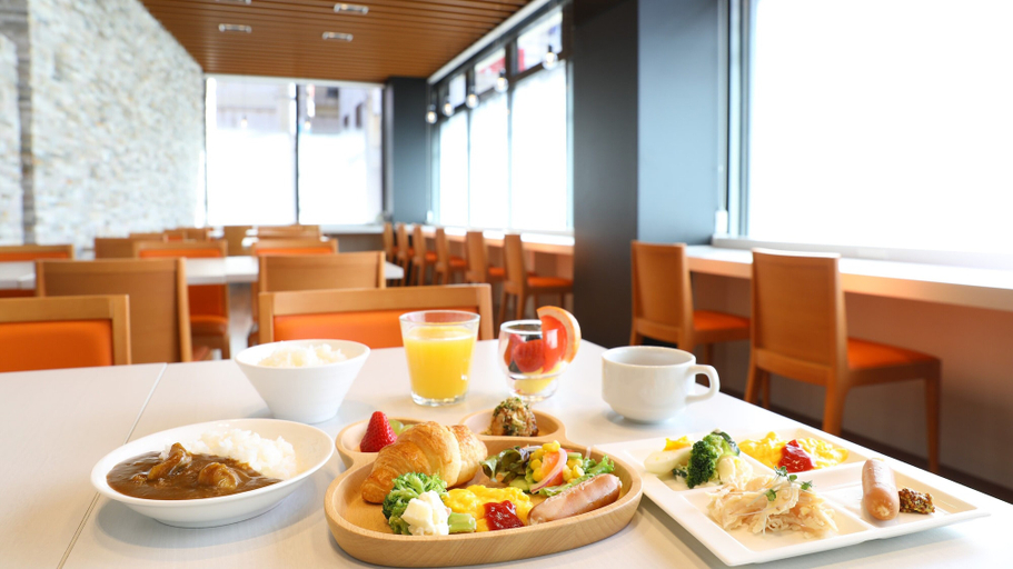 Food & Drinks 5, Hotel B Suites Namba Kuromon, Osaka