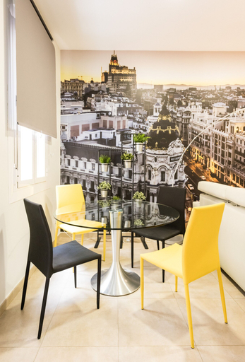 Food & Drinks 5, Smartr Madrid Chueca, Madrid