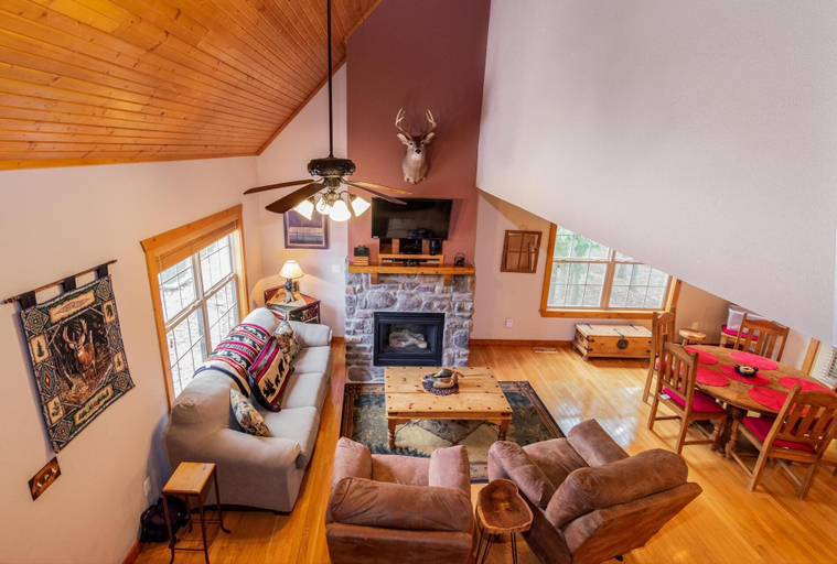 Others 5, Bear Cabin Getaway, Stone
