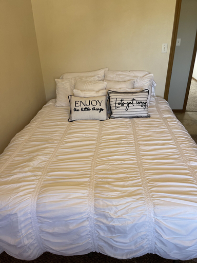 Bedroom 5, Evergreen Apartments, Las Animas