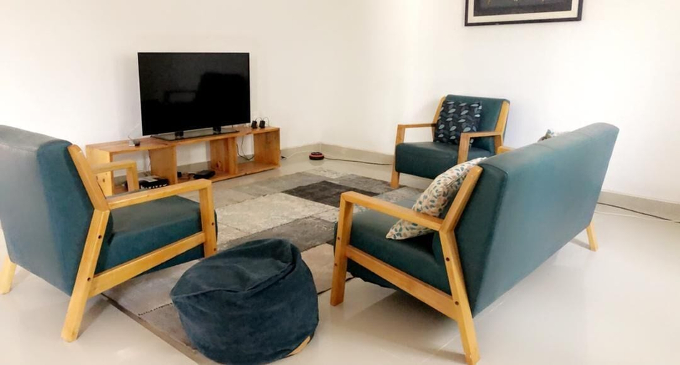 Others 5, Almadiana Residence, Mbour