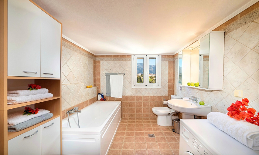 Bathroom 4, Villa di Palma Heated Pool, Crete