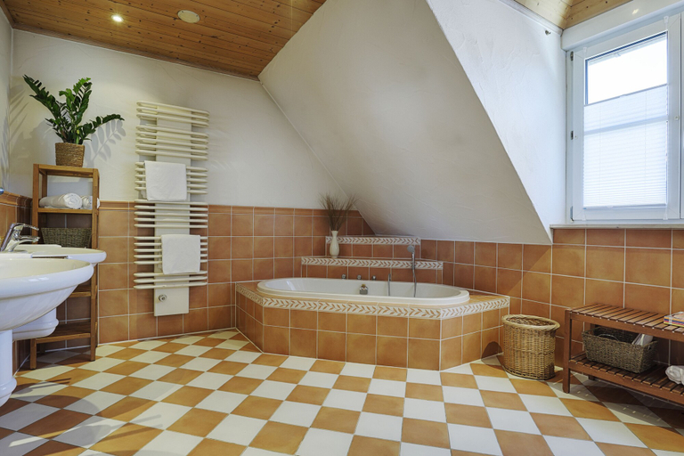 Bathroom 5, Landhotel Schwab Ferienhaus, Kitzingen