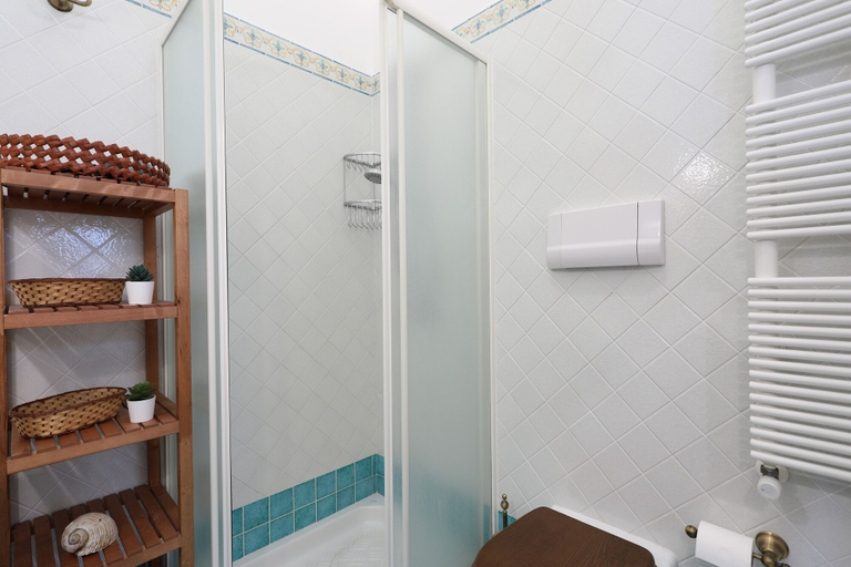 Bathroom 4, Flat Near The Historic Centre With Private Parking, Messina