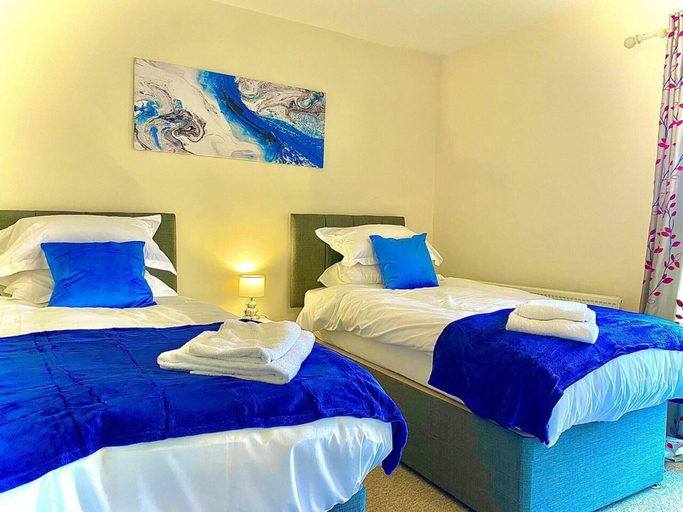 Bedroom 2, Stunning 3-bed House in Bedford, Quiet Location, Bedfordshire