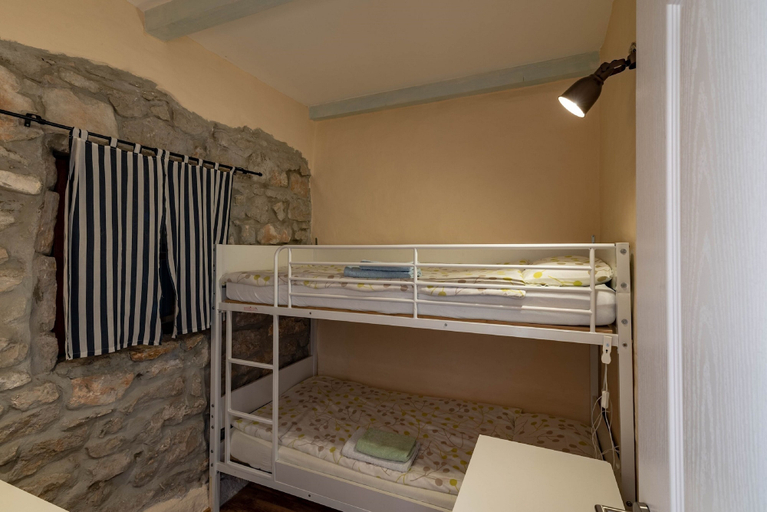 Bedroom 3, Villa Nana, Dobrinj