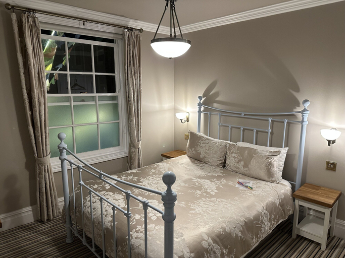 Bedroom 2, The Beetroot, Kent
