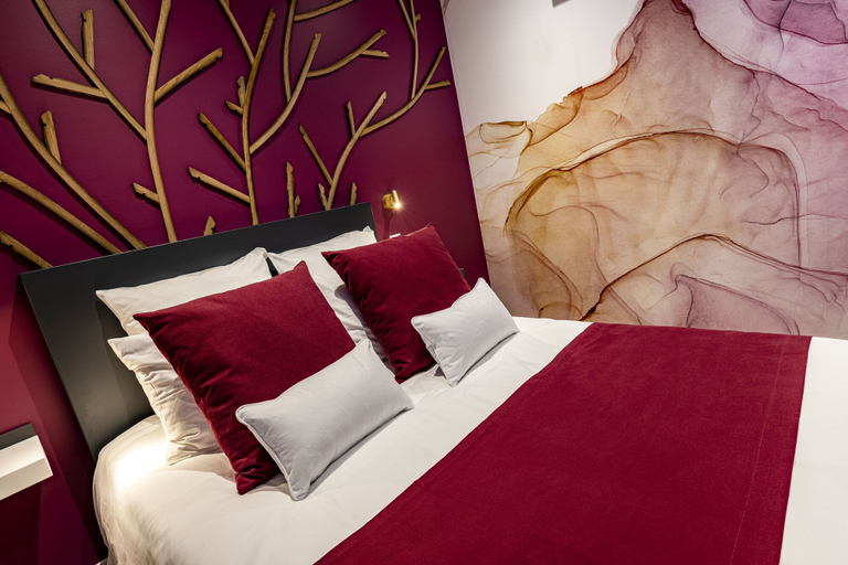 Bedroom 3, Hotel du Palais, Côte-d'Or