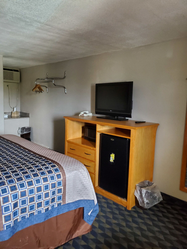 Bedroom 2, Budget Inn Express Douglas, Converse