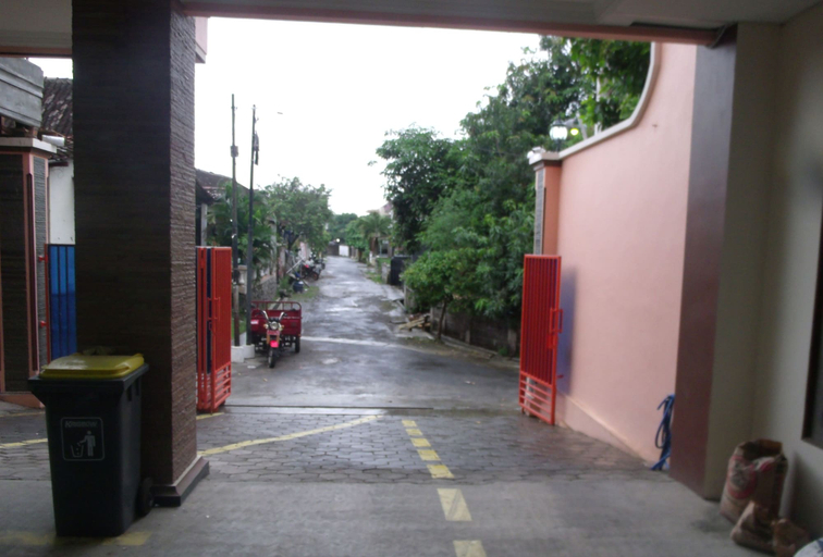 Others 5, Griya Rambutan Barat, Semarang