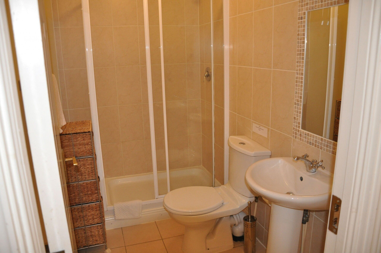 Bathroom, Heyward Mews HH No 2 S5, Dublin