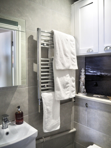 Bathroom, The Seaview Snug, Kent