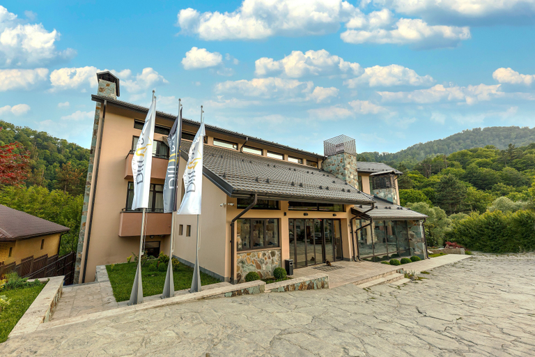 Exterior & Views 2, Dilijazz Hotel and Restaurant