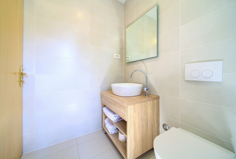 Bathroom 3, Apartments Loncar, Krk