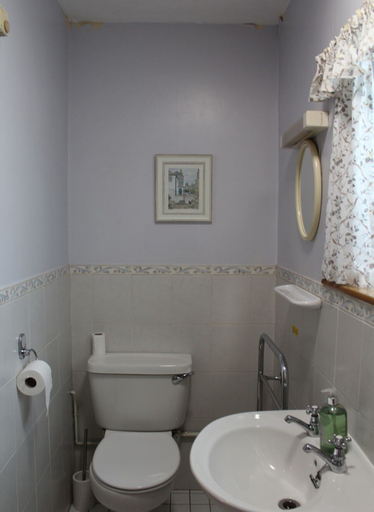 Bathroom 3, Holly Lodge, Nottinghamshire