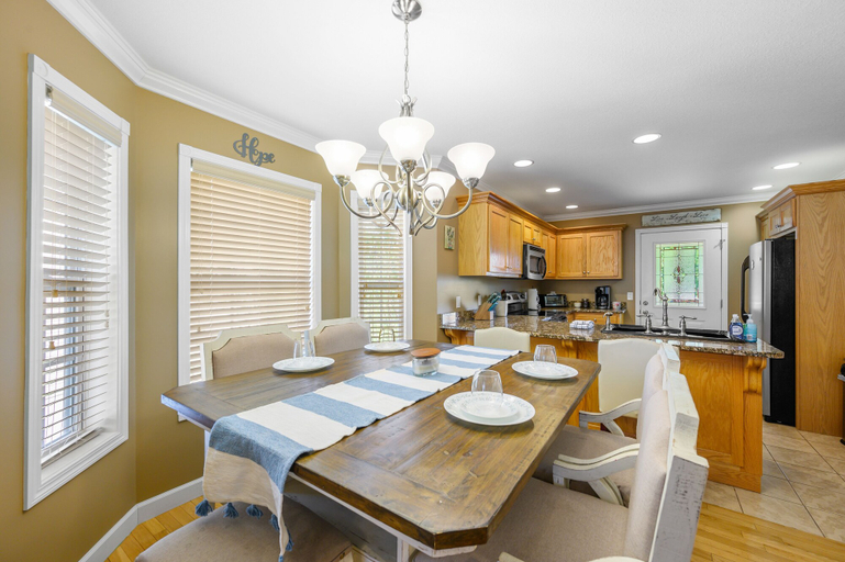 Food & Drinks, Bradley Bungalow Sleeps 11 Sevierville, Sevier