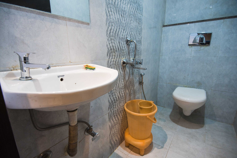Bathroom 4, Hotel Mayur Palace, Bhopal