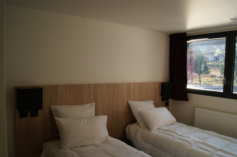 Bedroom 3, Le Piroulet, Drôme
