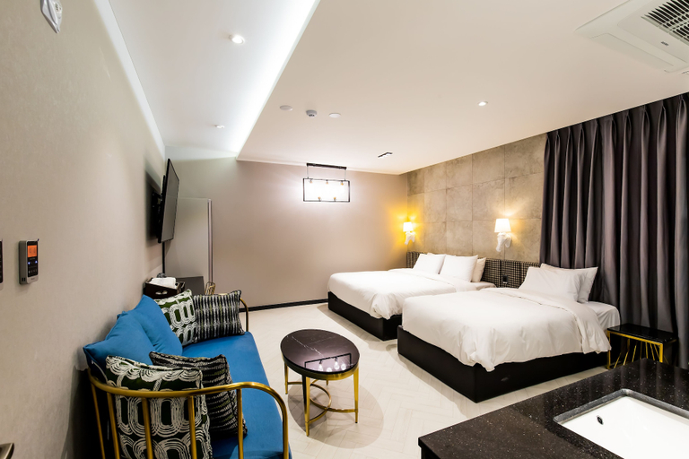 Bedroom 3, Air Sky Hotel, Gangseo