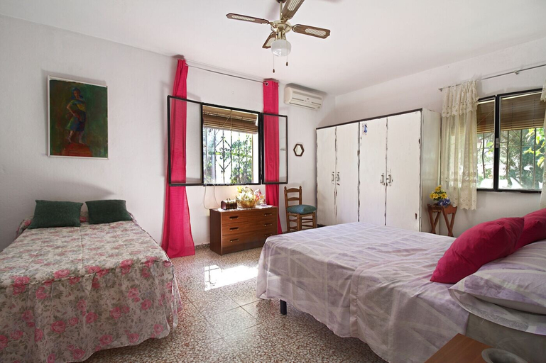 Bedroom 3, Casa Rural con Piscina Privada en Málaga, Málaga