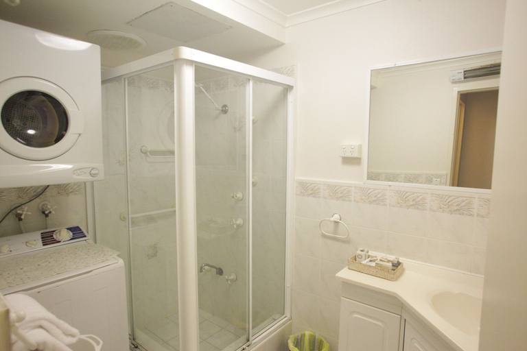 Bathroom 4, Beachfront Shoal Bay, Port Stephens