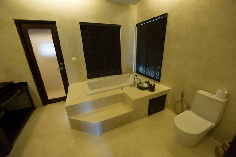 Bathroom 4, Chiangmai Highlands Golf and Spa Resort, K. Mae On