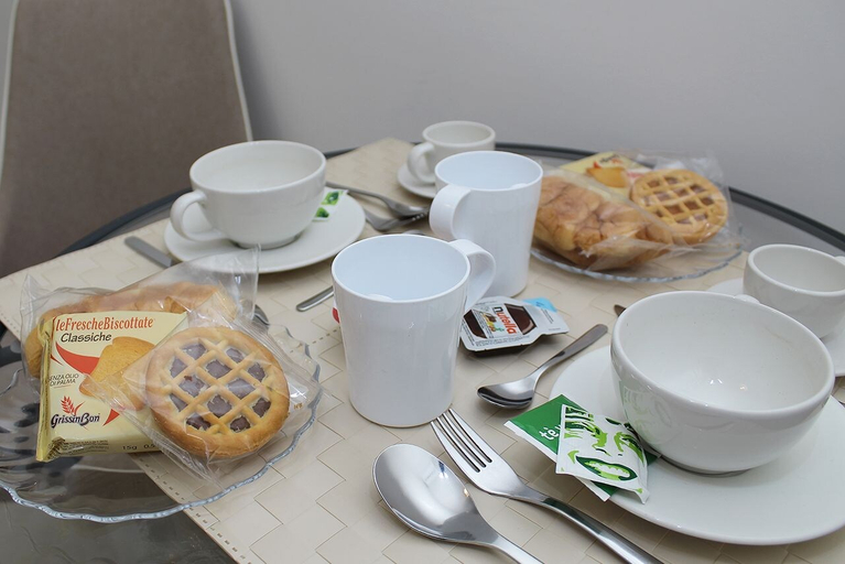 Food & Drinks 5, B&B Napolimilionaria 2, Napoli