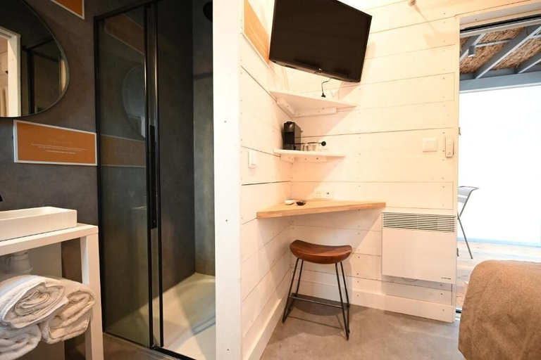 Bathroom 4, Lodges de Camargue, Bouches-du-Rhône