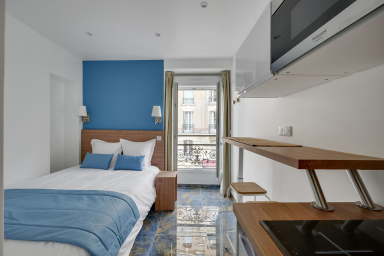 Bedroom 5, Le Bellevue, Paris