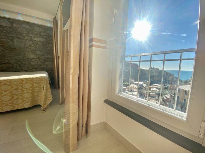 Exterior & Views 15