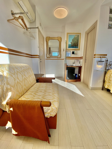 Bedroom 16