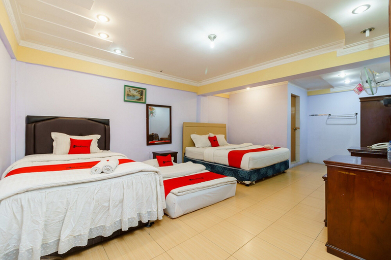Bedroom 2, RedDoorz @ Parapat, Simalungun