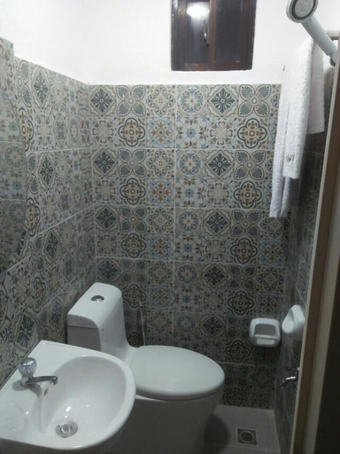 Bathroom, Kasa Dalisay, Coron