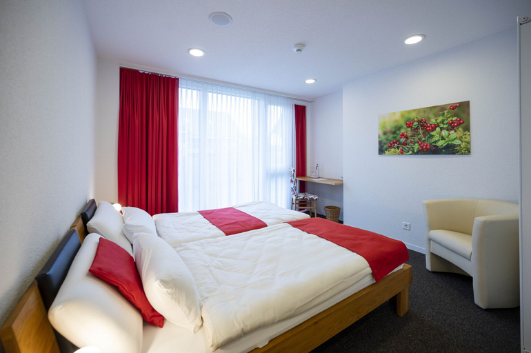 Bedroom 3, Hotel Ochsen, Aarberg