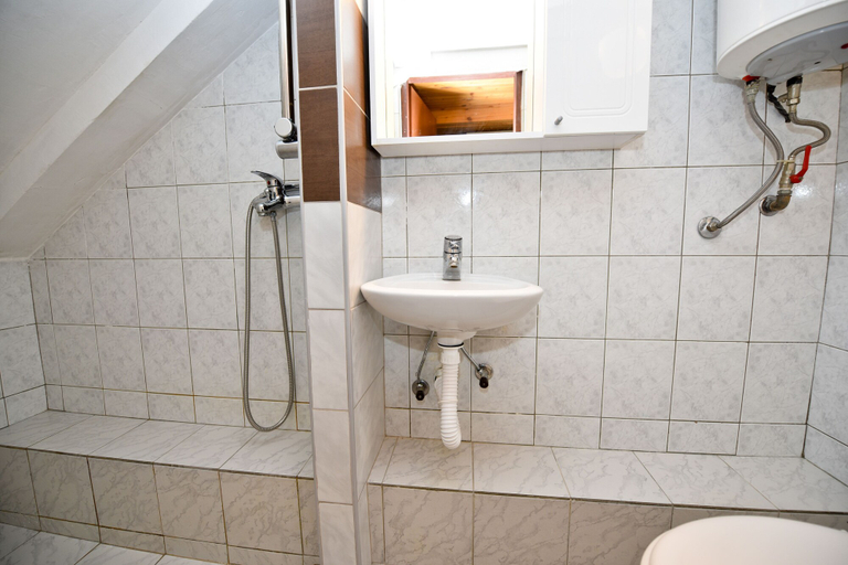 Bathroom 3, Apartments Caska VI, Novalja